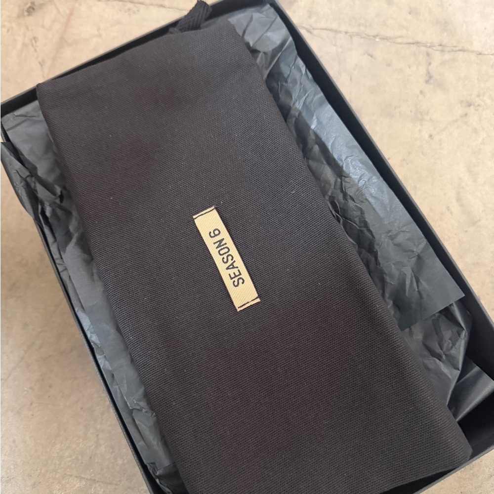 Yeezy Season 6 Rubberized Sandals. Size 40.5 NEW KW5220.159 - Picture 6 of 8